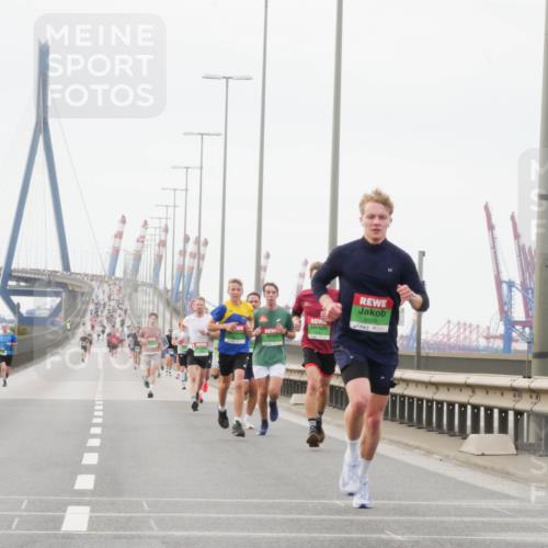 03.10.2025 - Köhlbrandbrückenlauf Matties Gatica Varas http://msf.ph/oto/9174385 03.10.2025 15:41:30 Position 3 8920 meine-sportfotos.de