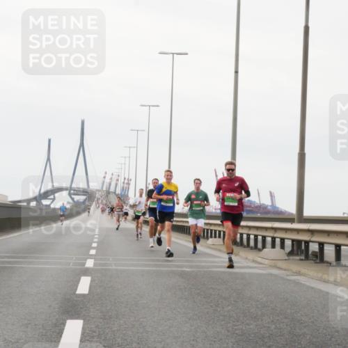 03.10.2025 - Köhlbrandbrückenlauf Matties Gatica Varas http://msf.ph/oto/9174393 03.10.2025 15:41:35 Position 3  meine-sportfotos.de