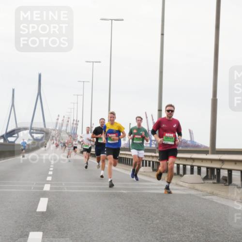 03.10.2025 - Köhlbrandbrückenlauf Matties Gatica Varas http://msf.ph/oto/9174394 03.10.2025 15:41:35 Position 3  meine-sportfotos.de