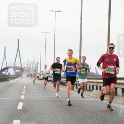 03.10.2025 - Köhlbrandbrückenlauf Matties Gatica Varas http://msf.ph/oto/9174397 03.10.2025 15:41:37 Position 3 7030 meine-sportfotos.de