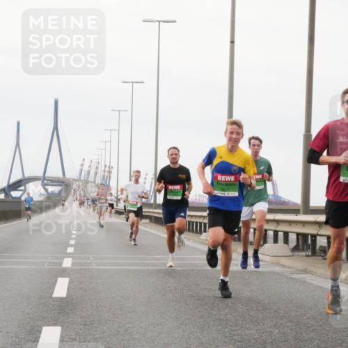 03.10.2025 - Köhlbrandbrückenlauf Matties Gatica Varas http://msf.ph/oto/9174398 03.10.2025 15:41:37 Position 3 8872, 7030 meine-sportfotos.de