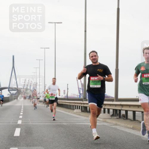 03.10.2025 - Köhlbrandbrückenlauf Matties Gatica Varas http://msf.ph/oto/9174402 03.10.2025 15:41:39 Position 3 7123, 7012 meine-sportfotos.de