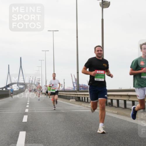 03.10.2025 - Köhlbrandbrückenlauf Matties Gatica Varas http://msf.ph/oto/9174403 03.10.2025 15:41:40 Position 3 7123 meine-sportfotos.de