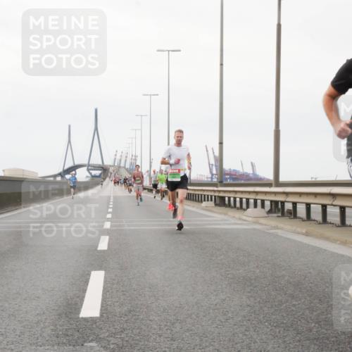 03.10.2025 - Köhlbrandbrückenlauf Matties Gatica Varas http://msf.ph/oto/9174405 03.10.2025 15:41:41 Position 3 7123 meine-sportfotos.de