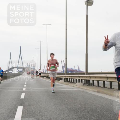 03.10.2025 - Köhlbrandbrückenlauf Matties Gatica Varas http://msf.ph/oto/9174415 03.10.2025 15:41:47 Position 3 8993 meine-sportfotos.de