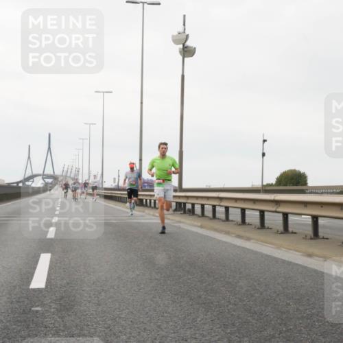 03.10.2025 - Köhlbrandbrückenlauf Matties Gatica Varas http://msf.ph/oto/9174422 03.10.2025 15:41:50 Position 3  meine-sportfotos.de