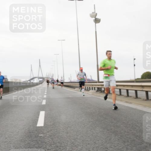 03.10.2025 - Köhlbrandbrückenlauf Matties Gatica Varas http://msf.ph/oto/9174424 03.10.2025 15:41:51 Position 3  meine-sportfotos.de