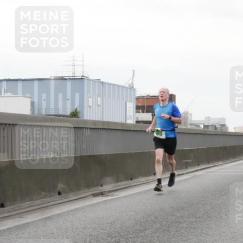 03.10.2025 - Köhlbrandbrückenlauf Matties Gatica Varas http://msf.ph/oto/9174426 03.10.2025 15:41:53 Position 3  meine-sportfotos.de