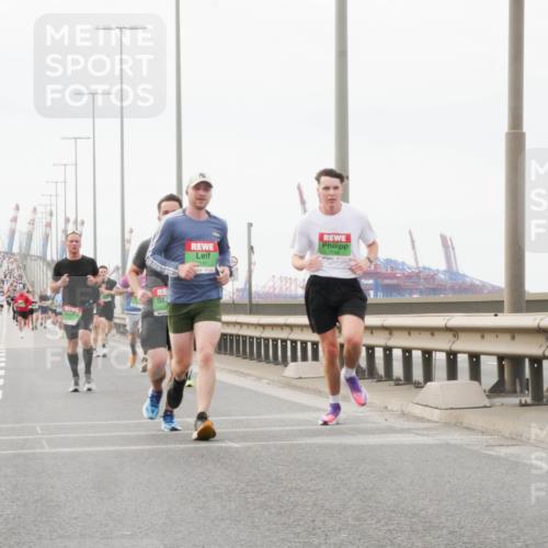03.10.2025 - Köhlbrandbrückenlauf Matties Gatica Varas http://msf.ph/oto/9174429 03.10.2025 15:41:58 Position 3 7166, 197 meine-sportfotos.de