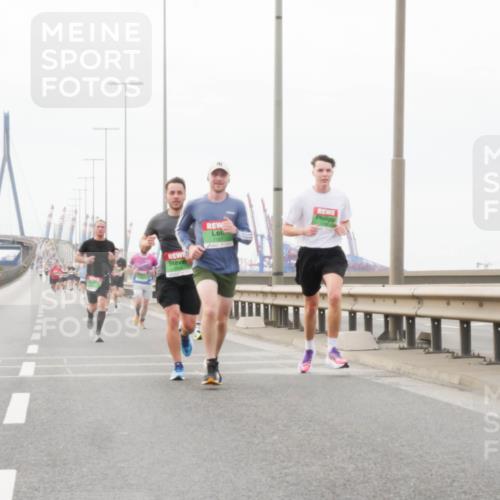 03.10.2025 - Köhlbrandbrückenlauf Matties Gatica Varas http://msf.ph/oto/9174431 03.10.2025 15:41:59 Position 3 7197 meine-sportfotos.de