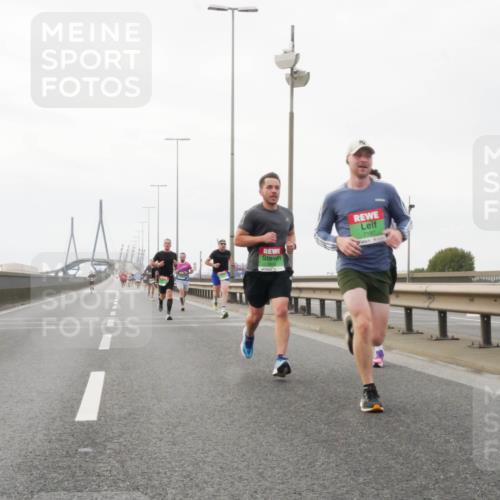 03.10.2025 - Köhlbrandbrückenlauf Matties Gatica Varas http://msf.ph/oto/9174433 03.10.2025 15:42:01 Position 3 7197 meine-sportfotos.de