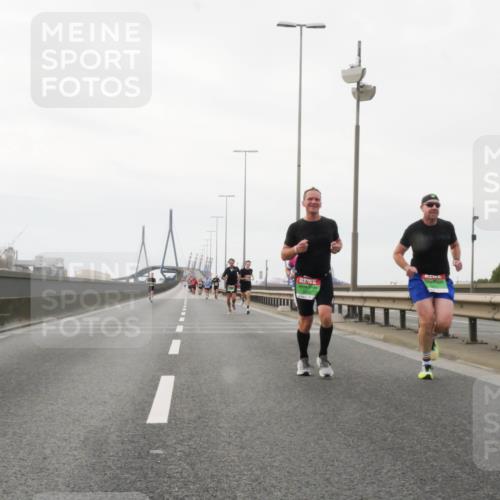 03.10.2025 - Köhlbrandbrückenlauf Matties Gatica Varas http://msf.ph/oto/9174437 03.10.2025 15:42:04 Position 3  meine-sportfotos.de