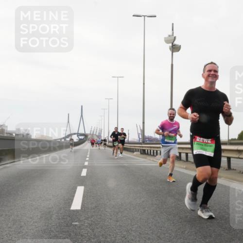 03.10.2025 - Köhlbrandbrückenlauf Matties Gatica Varas http://msf.ph/oto/9174439 03.10.2025 15:42:05 Position 3 9559 meine-sportfotos.de
