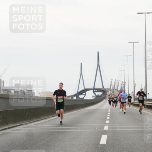 03.10.2025 - Köhlbrandbrückenlauf Matties Gatica Varas http://msf.ph/oto/9174452 03.10.2025 15:42:11 Position 3  meine-sportfotos.de