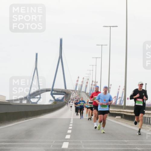 03.10.2025 - Köhlbrandbrückenlauf Matties Gatica Varas http://msf.ph/oto/9174458 03.10.2025 15:42:14 Position 3  meine-sportfotos.de