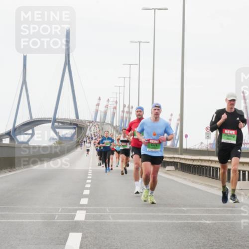 03.10.2025 - Köhlbrandbrückenlauf Matties Gatica Varas http://msf.ph/oto/9174461 03.10.2025 15:42:16 Position 3  meine-sportfotos.de