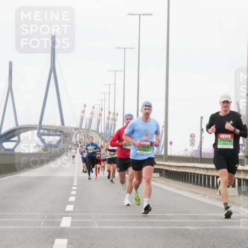 03.10.2025 - Köhlbrandbrückenlauf Matties Gatica Varas http://msf.ph/oto/9174462 03.10.2025 15:42:16 Position 3 8942, 9525 meine-sportfotos.de