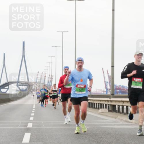 03.10.2025 - Köhlbrandbrückenlauf Matties Gatica Varas http://msf.ph/oto/9174466 03.10.2025 15:42:18 Position 3 8942, 9525 meine-sportfotos.de