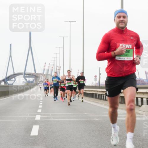 03.10.2025 - Köhlbrandbrückenlauf Matties Gatica Varas http://msf.ph/oto/9174472 03.10.2025 15:42:21 Position 3 7043 meine-sportfotos.de