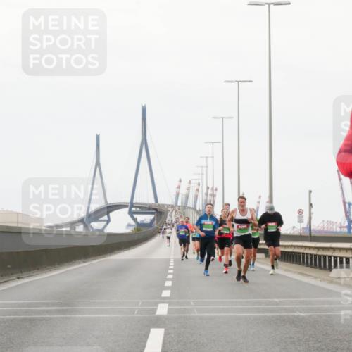03.10.2025 - Köhlbrandbrückenlauf Matties Gatica Varas http://msf.ph/oto/9174473 03.10.2025 15:42:22 Position 3 70 meine-sportfotos.de