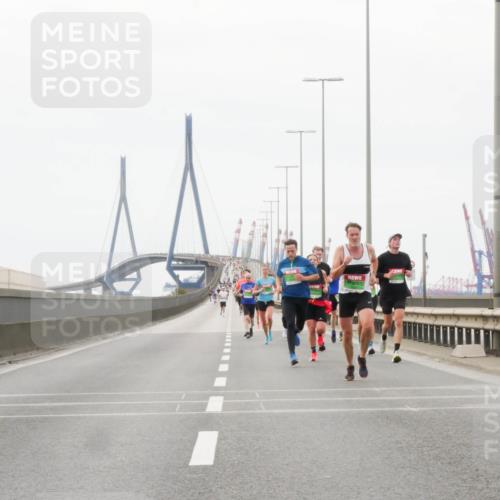 03.10.2025 - Köhlbrandbrückenlauf Matties Gatica Varas http://msf.ph/oto/9174476 03.10.2025 15:42:23 Position 3  meine-sportfotos.de
