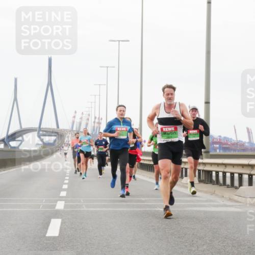 03.10.2025 - Köhlbrandbrückenlauf Matties Gatica Varas http://msf.ph/oto/9174481 03.10.2025 15:42:26 Position 3 7456 meine-sportfotos.de