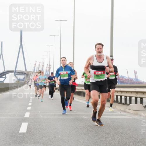 03.10.2025 - Köhlbrandbrückenlauf Matties Gatica Varas http://msf.ph/oto/9174482 03.10.2025 15:42:26 Position 3 7456 meine-sportfotos.de
