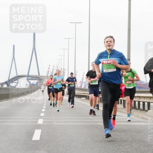 03.10.2025 - Köhlbrandbrückenlauf Matties Gatica Varas http://msf.ph/oto/9174486 03.10.2025 15:42:28 Position 3 9743, 7041 meine-sportfotos.de
