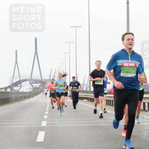 03.10.2025 - Köhlbrandbrückenlauf Matties Gatica Varas http://msf.ph/oto/9174487 03.10.2025 15:42:29 Position 3 9743, 7041 meine-sportfotos.de