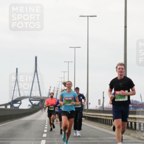 03.10.2025 - Köhlbrandbrückenlauf Matties Gatica Varas http://msf.ph/oto/9174492 03.10.2025 15:42:31 Position 3 7029 meine-sportfotos.de