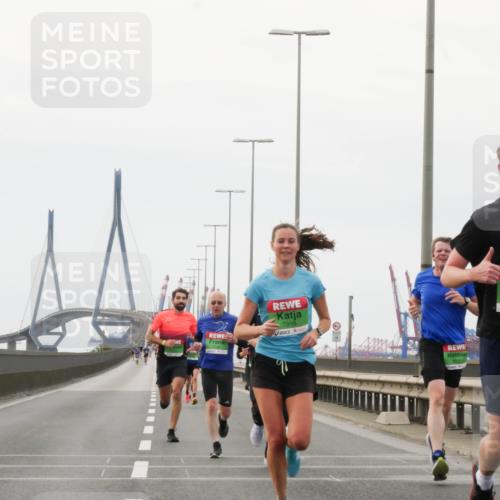 03.10.2025 - Köhlbrandbrückenlauf Matties Gatica Varas http://msf.ph/oto/9174494 03.10.2025 15:42:32 Position 3 7898, 7029 meine-sportfotos.de
