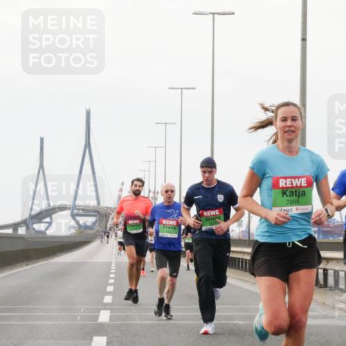 03.10.2025 - Köhlbrandbrückenlauf Matties Gatica Varas http://msf.ph/oto/9174496 03.10.2025 15:42:33 Position 3 7898, 7046, 9032 meine-sportfotos.de