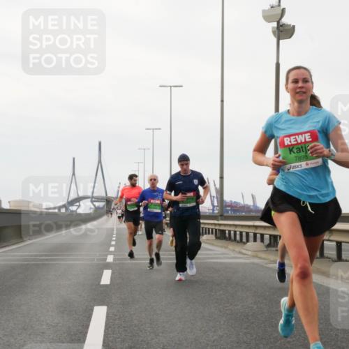 03.10.2025 - Köhlbrandbrückenlauf Matties Gatica Varas http://msf.ph/oto/9174498 03.10.2025 15:42:34 Position 3 7898 meine-sportfotos.de