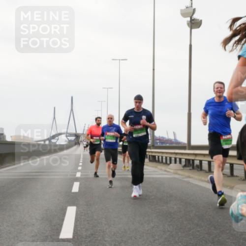 03.10.2025 - Köhlbrandbrückenlauf Matties Gatica Varas http://msf.ph/oto/9174499 03.10.2025 15:42:35 Position 3  meine-sportfotos.de
