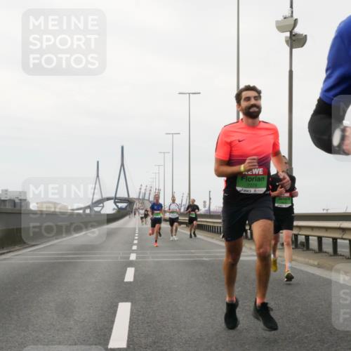 03.10.2025 - Köhlbrandbrückenlauf Matties Gatica Varas http://msf.ph/oto/9174505 03.10.2025 15:42:38 Position 3 7079 meine-sportfotos.de