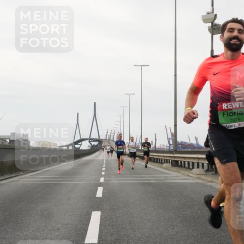 03.10.2025 - Köhlbrandbrückenlauf Matties Gatica Varas http://msf.ph/oto/9174506 03.10.2025 15:42:38 Position 3 7079 meine-sportfotos.de