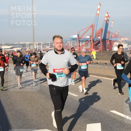 03.10.2025 - Köhlbrandbrückenlauf Yannick Fuchs http://msf.ph/oto/9174517 03.10.2025 08:43:05 Position 2 1505, 3156 meine-sportfotos.de