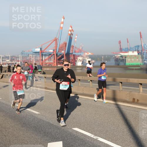 03.10.2025 - Köhlbrandbrückenlauf Yannick Fuchs http://msf.ph/oto/9174533 03.10.2025 08:43:11 Position 2 2, 1238 meine-sportfotos.de