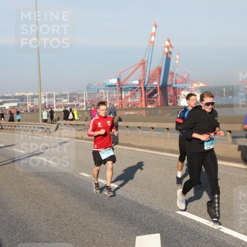 03.10.2025 - Köhlbrandbrückenlauf Yannick Fuchs http://msf.ph/oto/9174534 03.10.2025 08:43:12 Position 2  meine-sportfotos.de