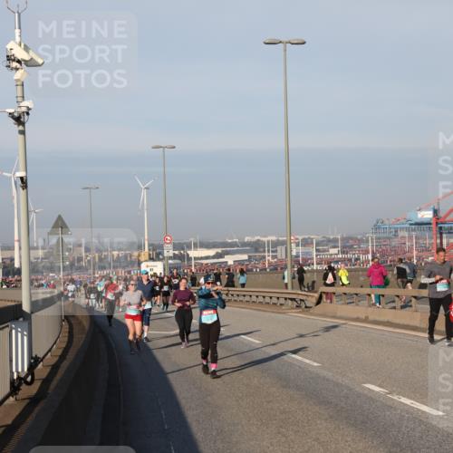 03.10.2025 - Köhlbrandbrückenlauf Yannick Fuchs http://msf.ph/oto/9174536 03.10.2025 08:43:12 Position 2 12, 3569 meine-sportfotos.de