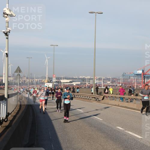 03.10.2025 - Köhlbrandbrückenlauf Yannick Fuchs http://msf.ph/oto/9174537 03.10.2025 08:43:12 Position 2 12, 3569 meine-sportfotos.de