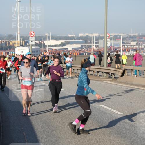 03.10.2025 - Köhlbrandbrückenlauf Yannick Fuchs http://msf.ph/oto/9174539 03.10.2025 08:43:14 Position 2 1500, 1, 2731 meine-sportfotos.de