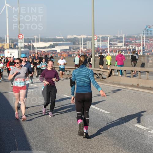 03.10.2025 - Köhlbrandbrückenlauf Yannick Fuchs http://msf.ph/oto/9174541 03.10.2025 08:43:15 Position 2 2731 meine-sportfotos.de