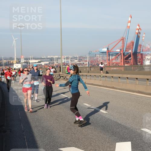 03.10.2025 - Köhlbrandbrückenlauf Yannick Fuchs http://msf.ph/oto/9174548 03.10.2025 08:43:16 Position 2  meine-sportfotos.de
