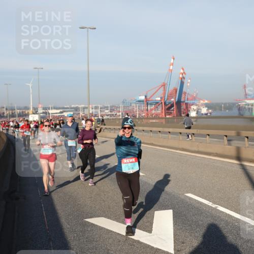 03.10.2025 - Köhlbrandbrückenlauf Yannick Fuchs http://msf.ph/oto/9174553 03.10.2025 08:43:17 Position 2 3778 meine-sportfotos.de