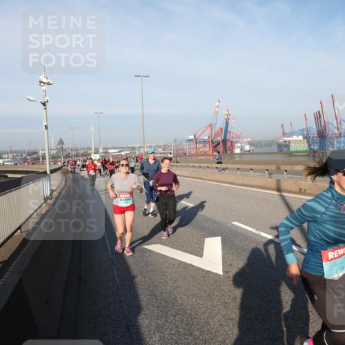 03.10.2025 - Köhlbrandbrückenlauf Yannick Fuchs http://msf.ph/oto/9174560 03.10.2025 08:43:18 Position 2 3778 meine-sportfotos.de