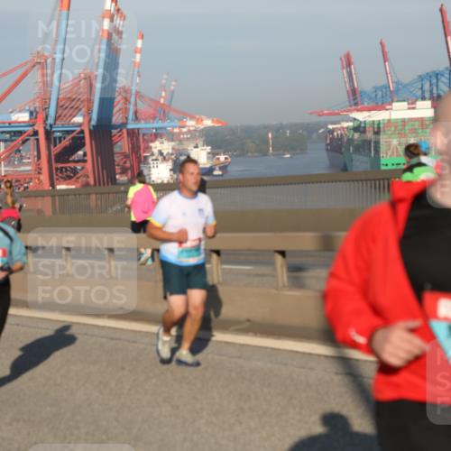03.10.2025 - Köhlbrandbrückenlauf Yannick Fuchs http://msf.ph/oto/9174585 03.10.2025 08:43:24 Position 2  meine-sportfotos.de