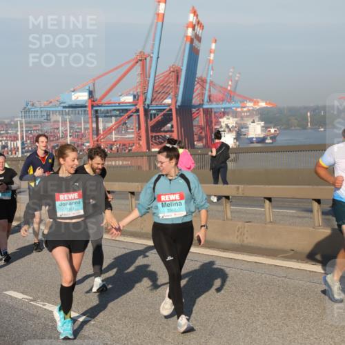 03.10.2025 - Köhlbrandbrückenlauf Yannick Fuchs http://msf.ph/oto/9174588 03.10.2025 08:43:25 Position 2 3361, 3362, 3071 meine-sportfotos.de