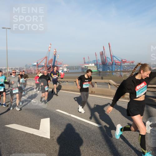 03.10.2025 - Köhlbrandbrückenlauf Yannick Fuchs http://msf.ph/oto/9174601 03.10.2025 08:43:27 Position 2 3361 meine-sportfotos.de