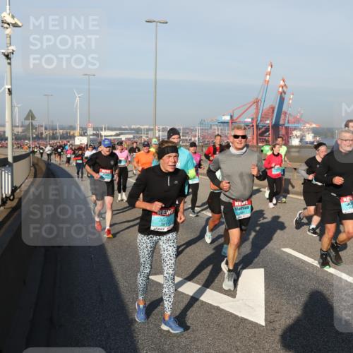 03.10.2025 - Köhlbrandbrückenlauf Yannick Fuchs http://msf.ph/oto/9174606 03.10.2025 08:43:29 Position 2 3811 meine-sportfotos.de